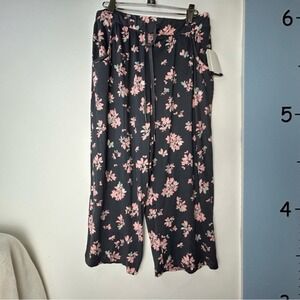 Belk Wonderly Gray Charcoal Lounge Pajama Pants w/Pink Floral Accents Medium NWT